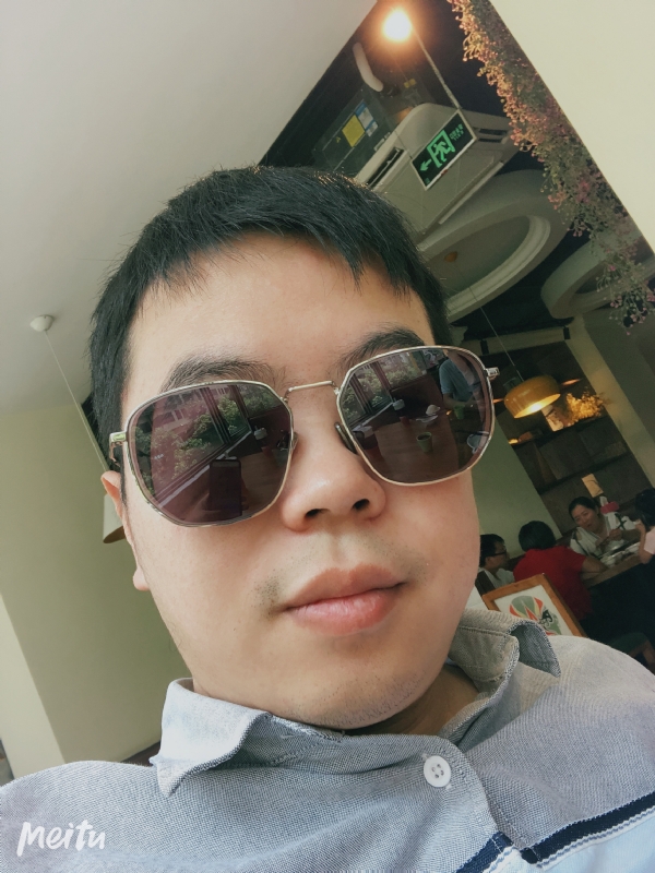 月台等路人的第一张照片--南靖相亲网