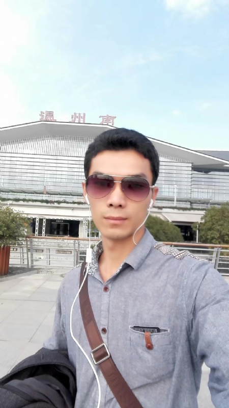 错把真心喂了狗的第三张照片--南靖相亲网