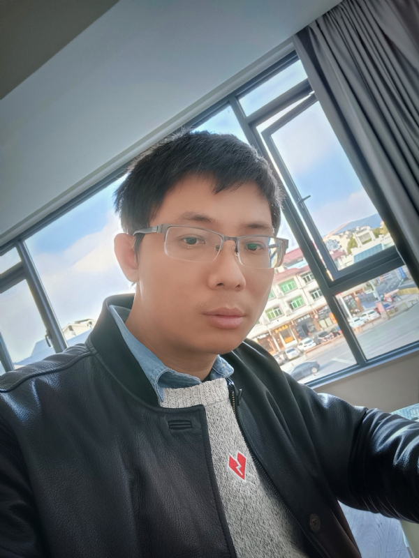 也许只是缺少一个拥抱的第二张照片--南靖相亲网
